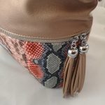 NIA rosé és színes piton mintás Chiara női rostbőr válltáska